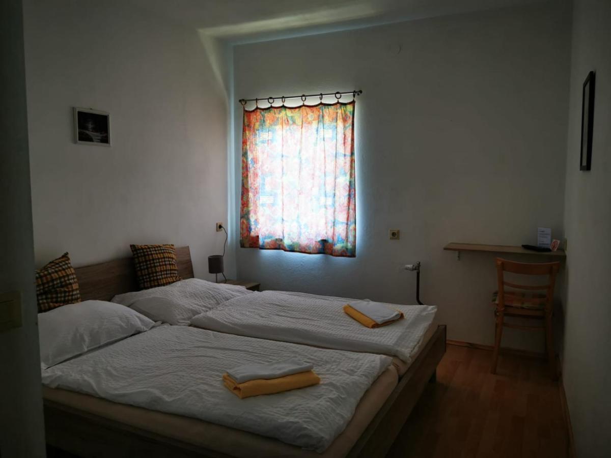 Hotel Goldene Krone Mistelbach Εξωτερικό φωτογραφία