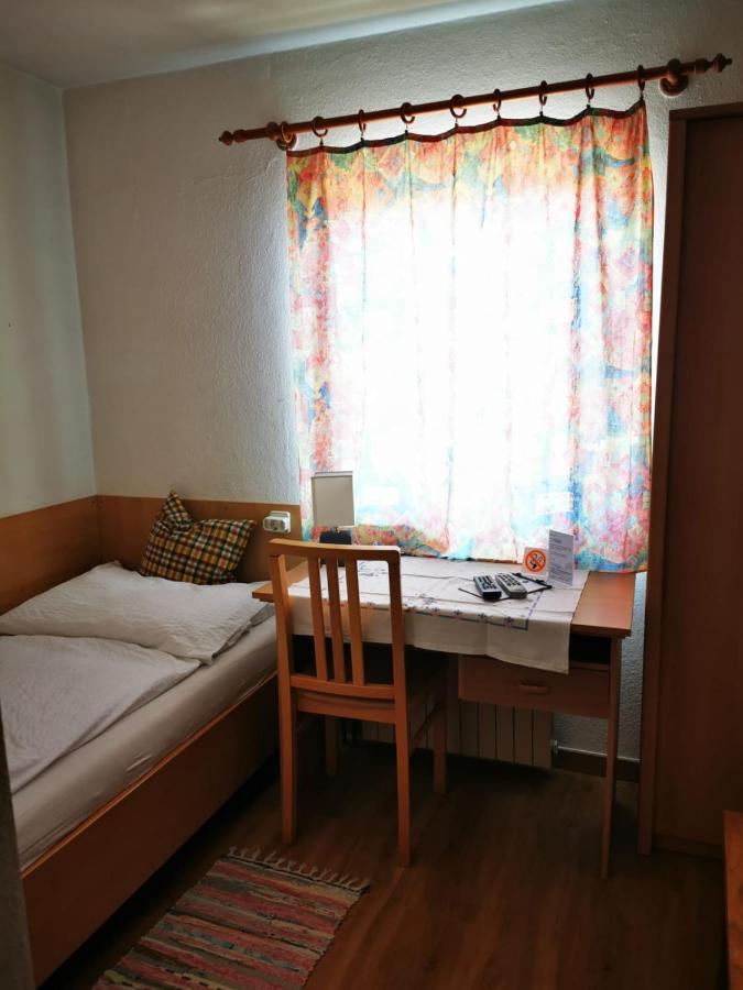 Hotel Goldene Krone Mistelbach Εξωτερικό φωτογραφία