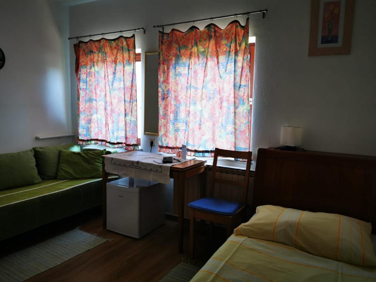 Hotel Goldene Krone Mistelbach Εξωτερικό φωτογραφία